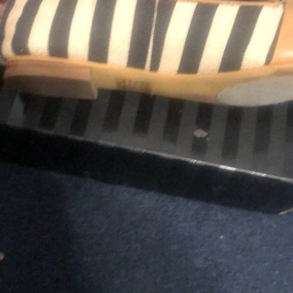 Shoes - Picture 3 of 7